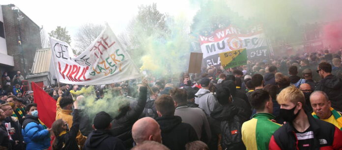 united-fans-stage-massive-protests-against-“clown-ownership”-as-sir-jim-ratcliffe-targeted-for-the-first-time-–-report
