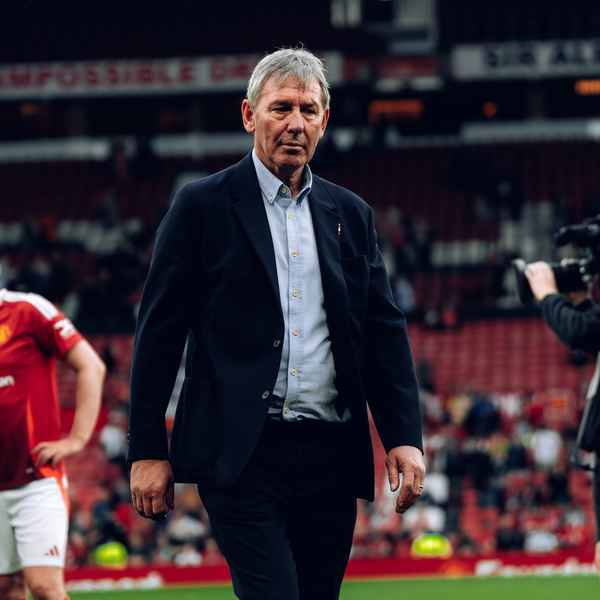 robbo-and-le-tissier-to-manage-legends-teams