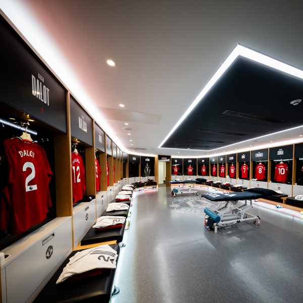 united-submit-squad-to-premier-league