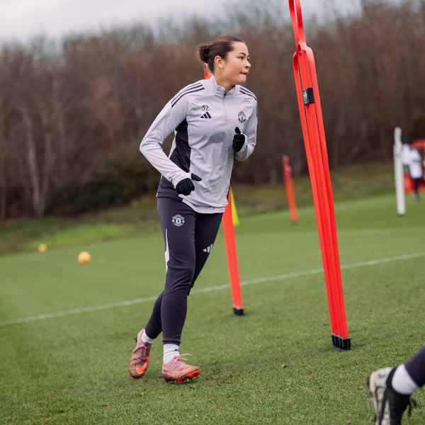 scarlett-hill-secures-sheffield-united-stay