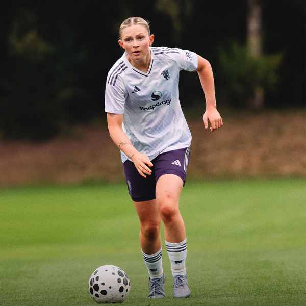 evie-rabjohn-completes-celtic-transfer