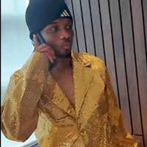 what’s-the-story-behind-the-gold-jacket-at-united?