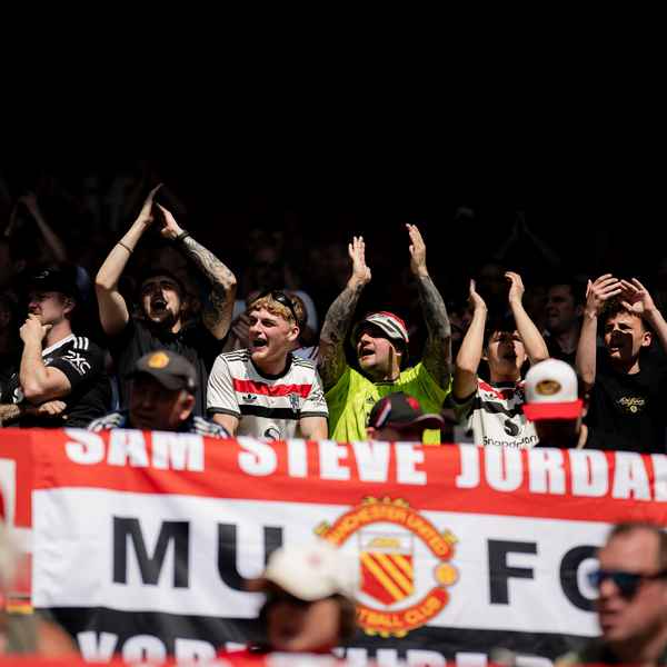 united-offer-free-coach-travel-to-bournemouth