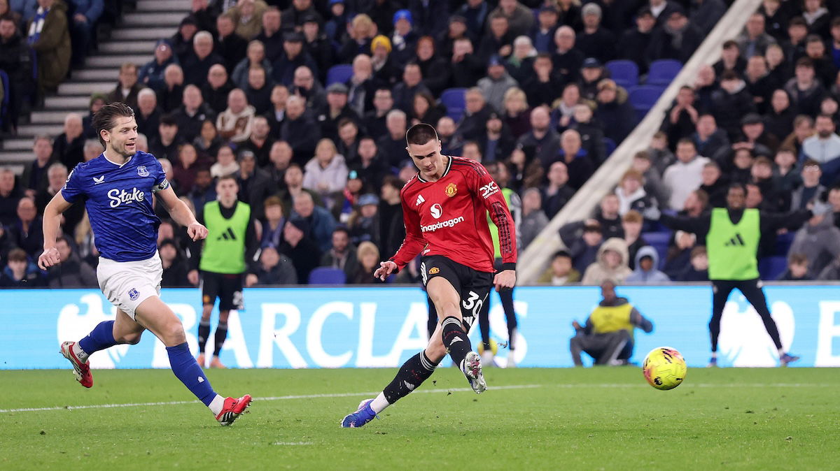 “it-would-kill-the-lad”:-united-legend-warns-carrick-over-red-hot-amorim-recruit-ahead-of-crystal-palace-clash