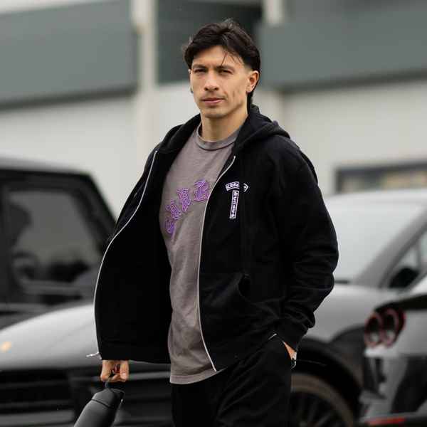 carrick:-martinez-not-out-for-too-long