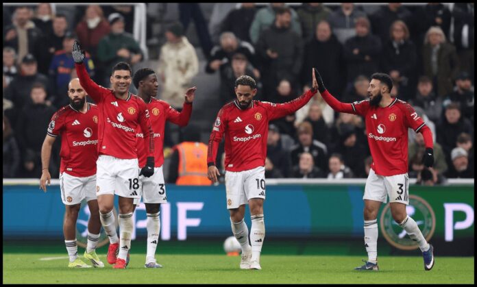 ‘not-moving-freely’:-man-utd-starter-nursing-late-injury-problem-as-commentator-notices-him-walking-gingerly