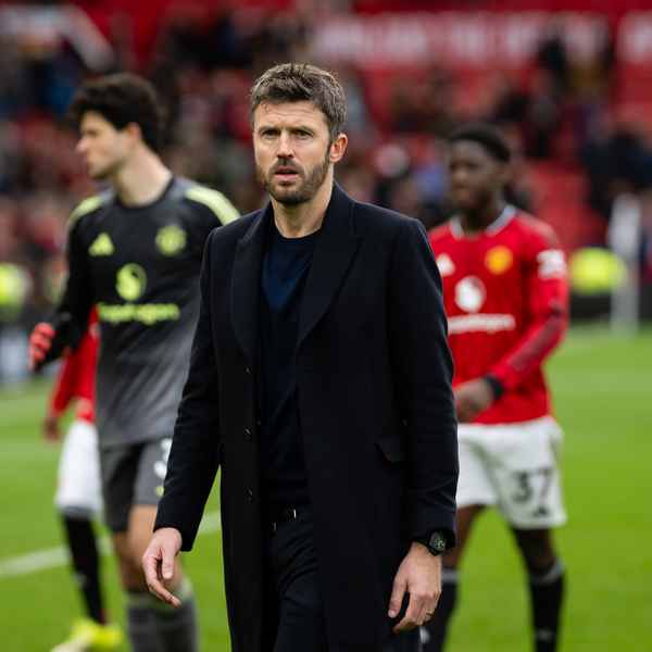 carrick-in-frame-for-manager-of-the-month