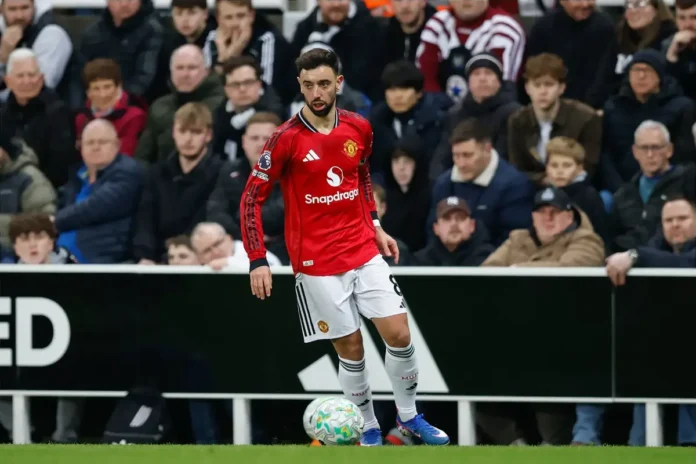 parker-urges-man-utd-to-“cash-in”-on-“brilliant-footballer”-so-they-can-complete-squad-rebuild