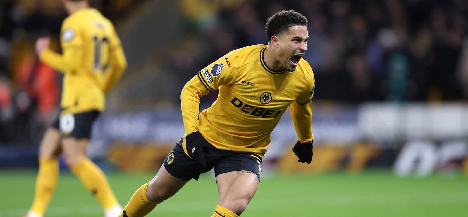 united-to-go-all-out-to-beat-pl-rivals-in-the-race-for-brazilian-midfield-monster-who-would-fit-the-system-like-a-glove-–-report