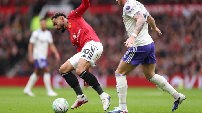 bruno-fernandes-ran-rings-around-villa,-but-this-united-star-was-totally-unplayable-today