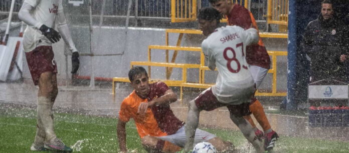 united’s-tricky-youngster-linked-with-permanent-switch-after-trial-at-pl-club-–-report