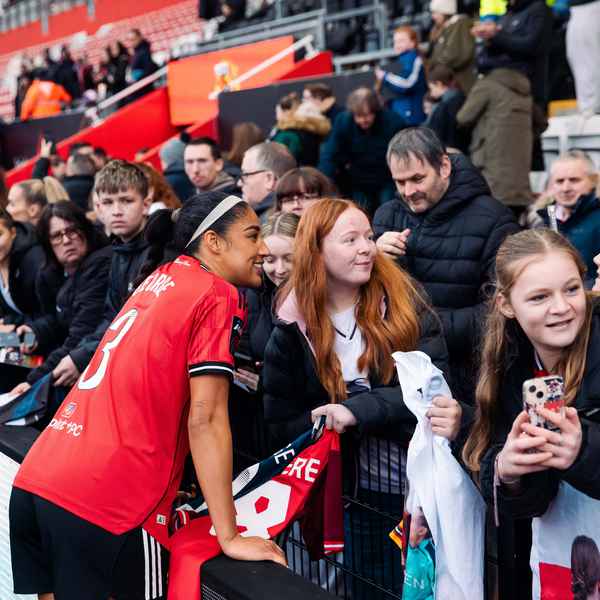 free-fanzone-for-united-women-v-bayern
