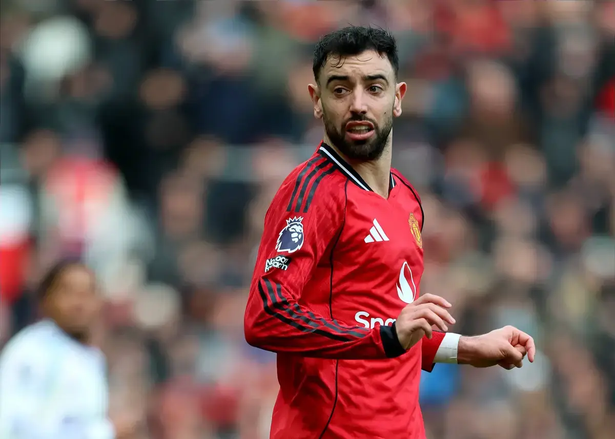 25-g/a-man-utd-star-is-still-‘seriously-considering’-leaving-this-summer-as-club-identify-replacement