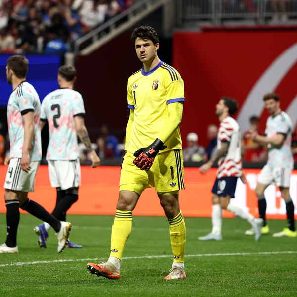 international-reds:-senne-starts