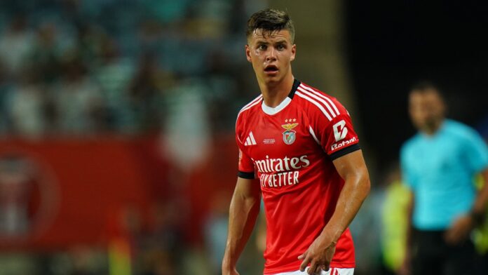 united-planning-to-submit-offer-for-marauding-benfica-star-in-a-surprise-development-–-report