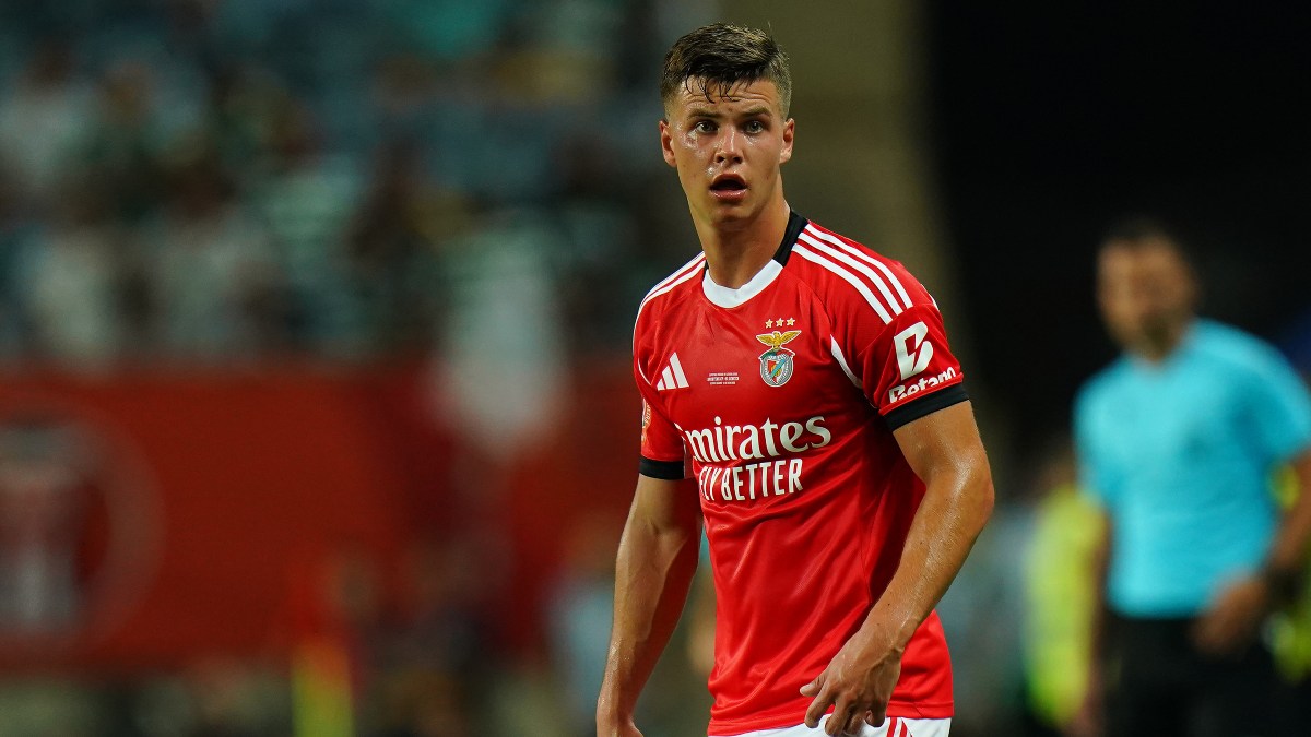 united-planning-to-submit-offer-for-marauding-benfica-star-in-a-surprise-development-–-report