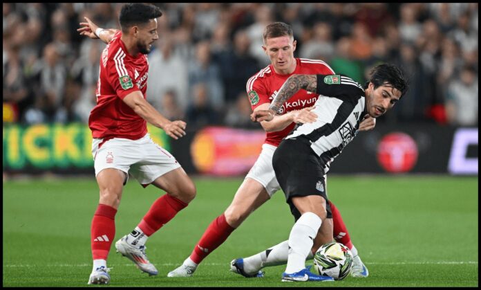 men:-man-utd-receive-‘double-boost’-in-pursuit-of-premier-league-midfielder-after-new-developments