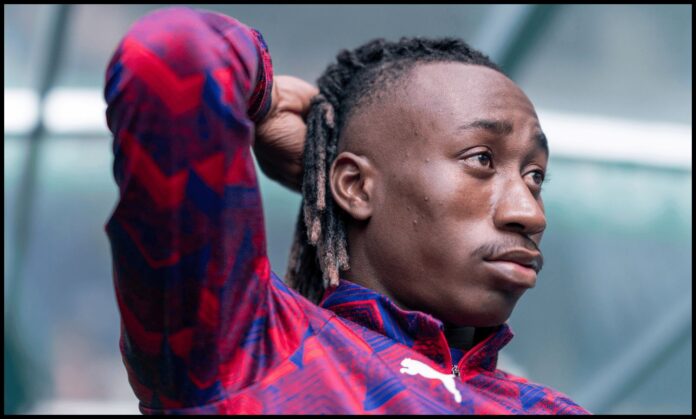 official:-‘outstanding’-man-united-target-signs-lucrative-new-long-term-deal-amid-rumours-of-release-clause-addition