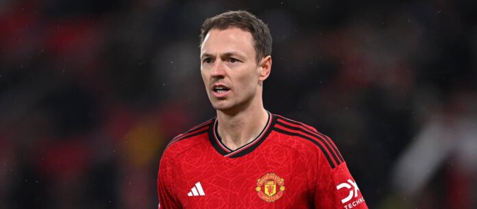 “little-bit-strange,-i-can’t-lie”:-jonny-evans-reveals-the-unusual-part-of-united-coaching-transition