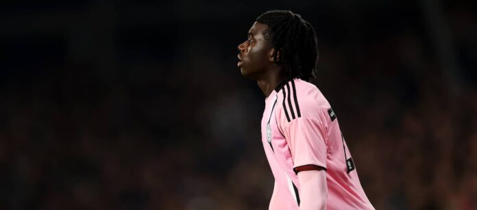 united-set-to-make-formal-approach-for-teenage-sensation-who-wowed-ruud-van-nistelrooy-–-report