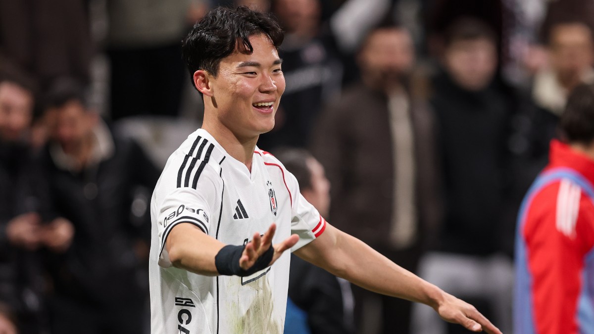 united-plotting-surprise-move-for-ruthless-6’2″-striker-who-has-blown-away-europe’s-top-clubs-–-report