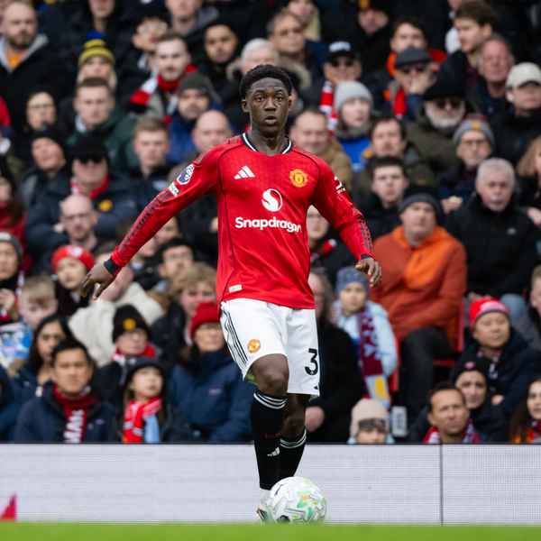 carrick-explains-mainoo-absence