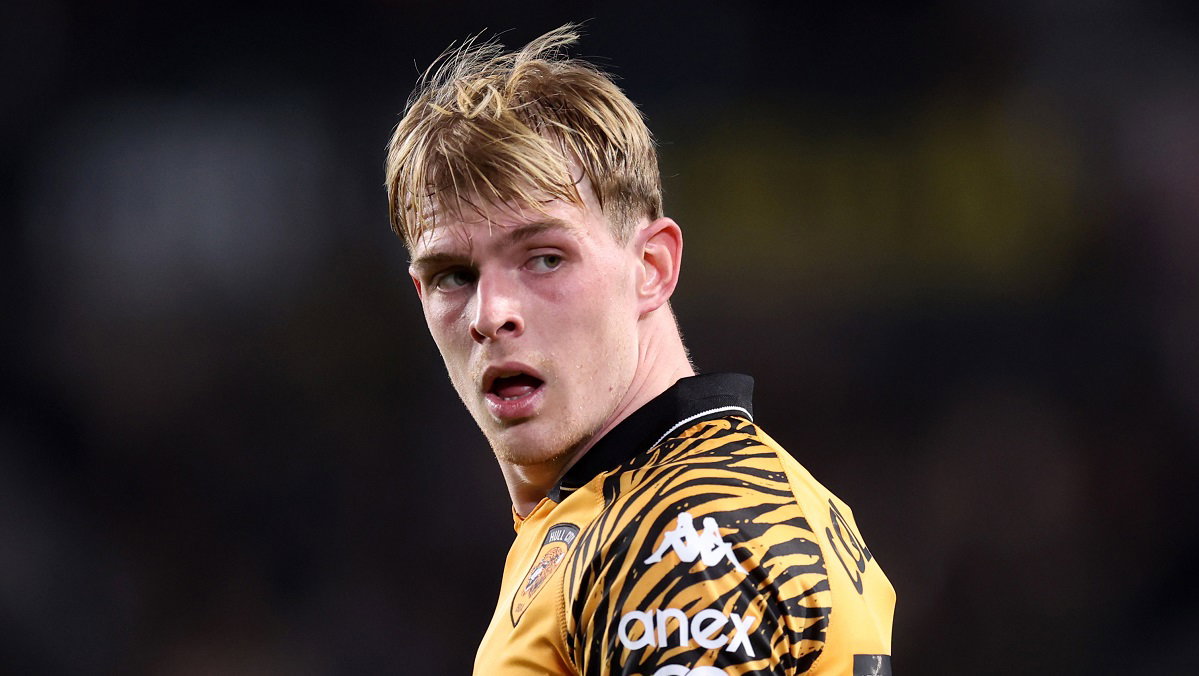 united-loanee’s-nightmare-season-takes-latest-twist-with-terrible-injury-news-–-report