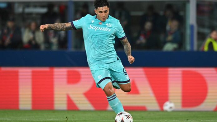 united-lock-horns-with-pl-rival-for-sergio-aguero-regen-running-riot-in-serie-a-–-report