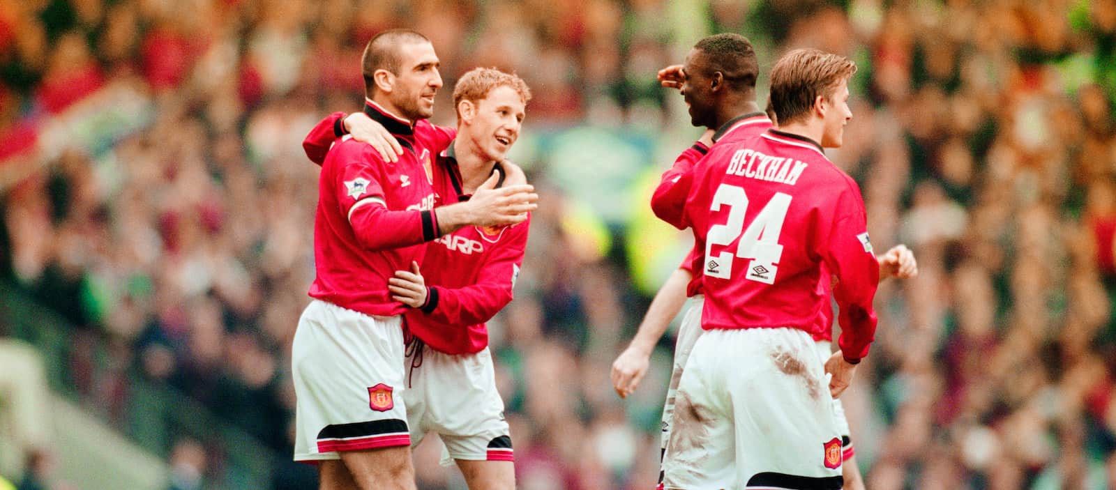 united-fans-go-wild-as-king-cantona-leads-out-team-of-ex-superstars-in-south-korea-match-up-–-report