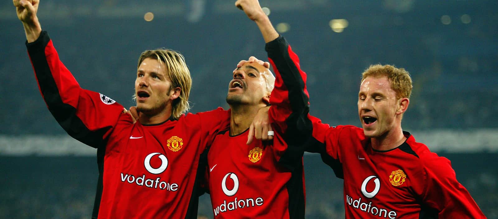 “punches-started-flying”:-ex-united-star-lifts-lid-on-wild-brawl-during-his-old-trafford-stint