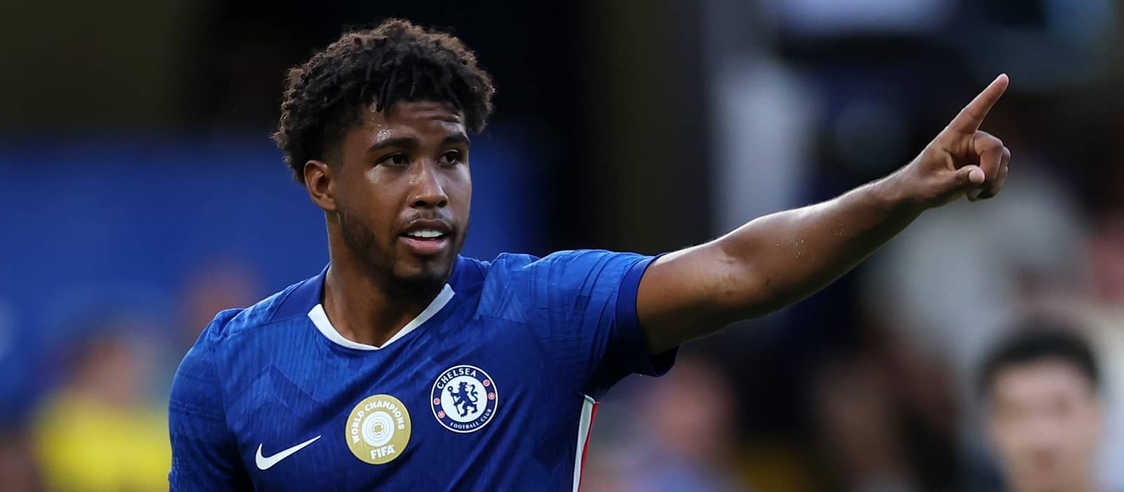 door-swings-open-for-united-to-finally-land-pl-star-who-is-a-“one-man-war-machine-in-midfield”-–-report