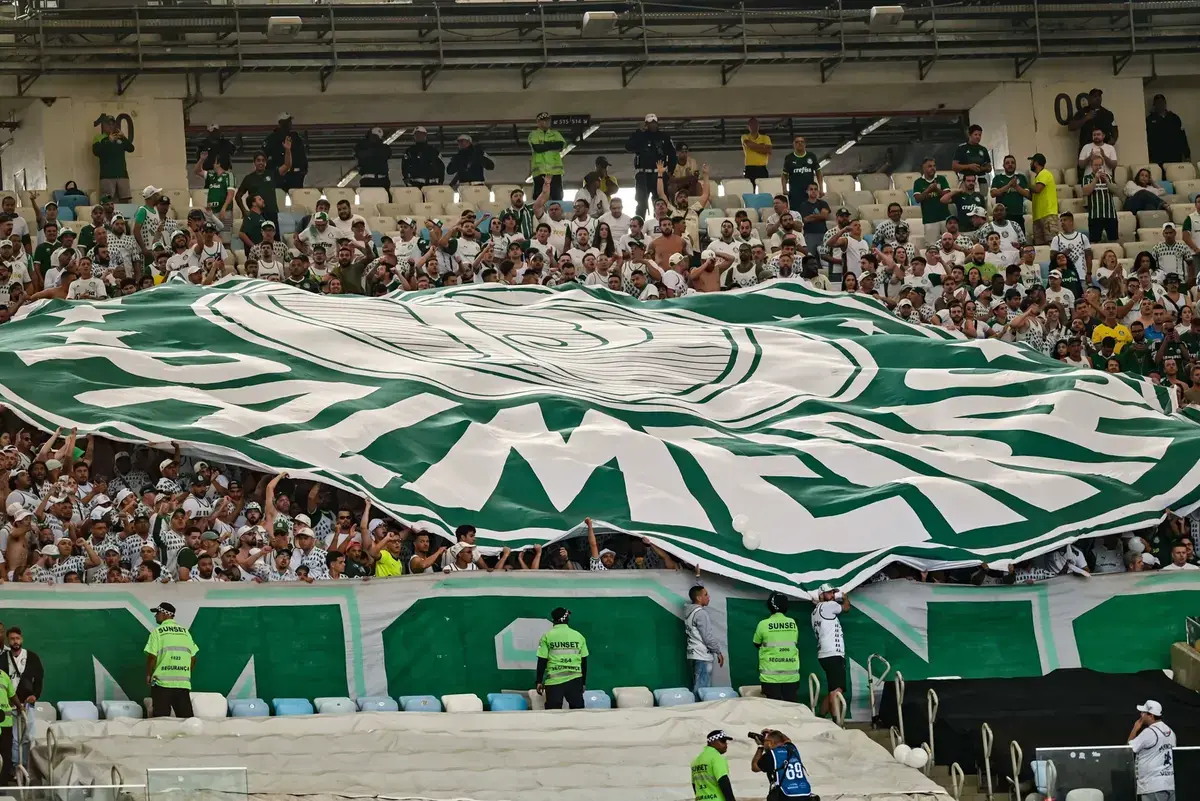 man-utd-have-‘signalled’-to-brazilian-wonderkid’s-agent-that-they-will-table-35m-bid-for-him