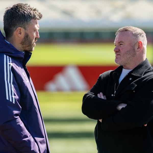 rooney-visits-carrick’s-reds-at-carrington