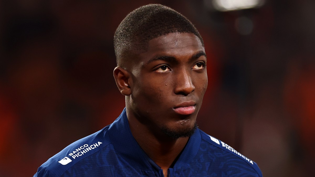 united-battling-pl-rivals-for-powerful-south-american-defender-available-for-35m-–-report