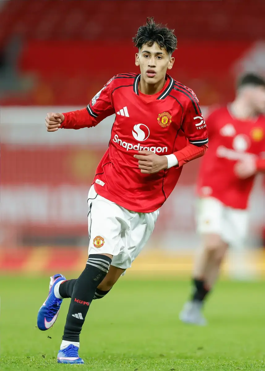 jj-gabriel-leads-charge-for-pl’s-u-18-poty-award,-but-united’s-“commanding”-18-yo-titan-also-in-the-mix