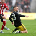 video:-united-star-on-verge-of-sensational-season-record-seen-limping-heavily-after-sunderland-draw