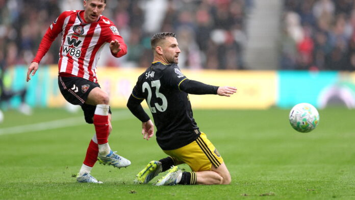 video:-united-star-on-verge-of-sensational-season-record-seen-limping-heavily-after-sunderland-draw