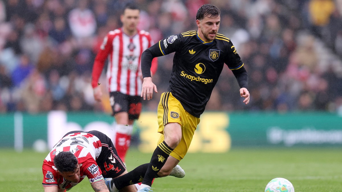 “you-fool!”:-united-star’s-father-furiously-lashes-out-at-former-player-over-harsh-criticism