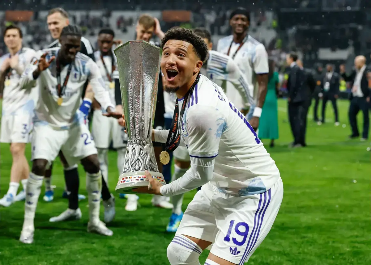 united-loanee-helps-side-end-30-year-trophy-drought-as-they-coast-to-european-victory