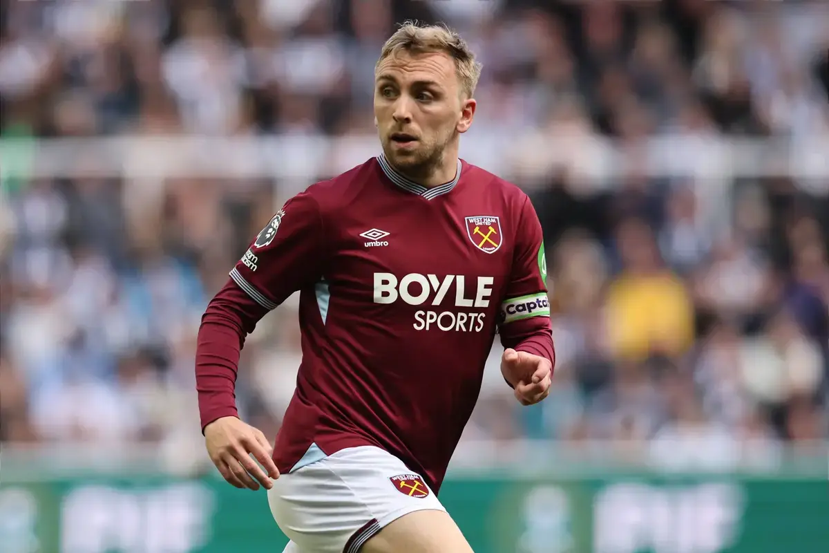 ‘it’s-too-late’-‘worn-out-player’-‘overrated’-fans-react-as-man-utd-are-linked-with-21-g/a-forward