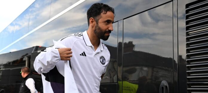 “deserves-a-lot-of-credit”:-united-ceo-lavishes-praise-on-united-flop,-fans-will-be-puzzled