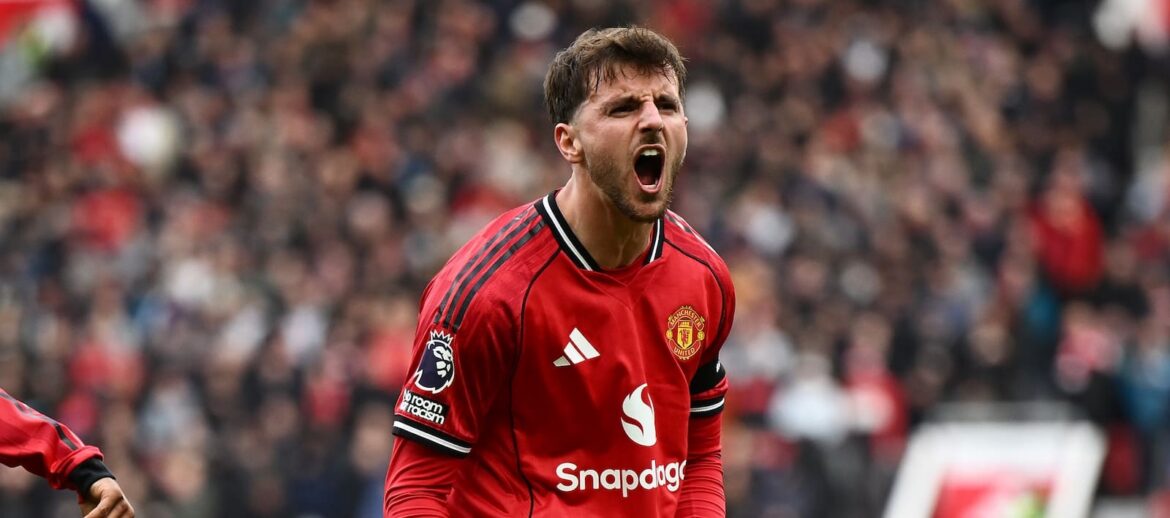 united-send-clear-message-to-european-giants-sniffing-around-for-their-versatile-genius-admired-by-carrick-–-report