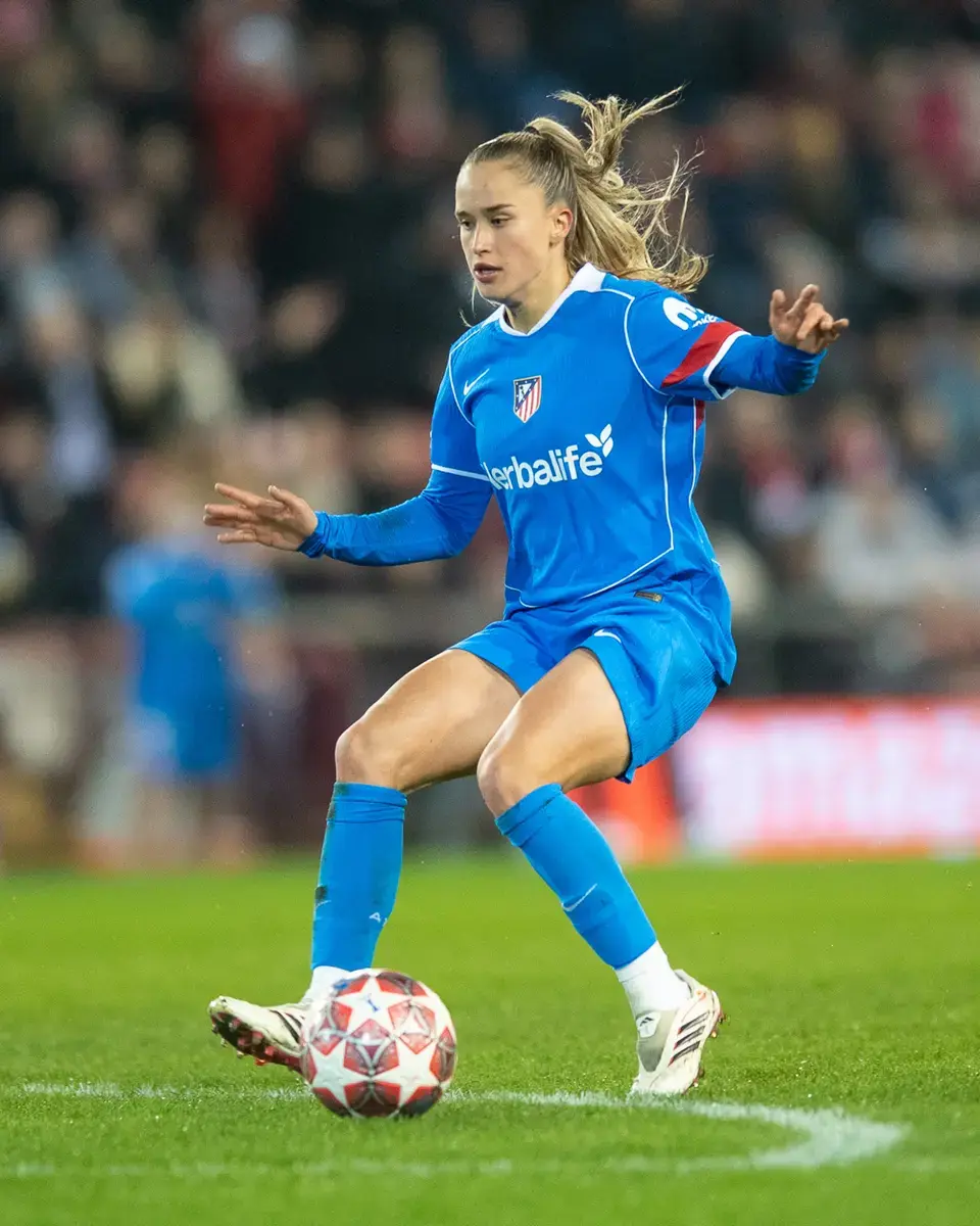 official:-united-women-confirm-the-signing-of-“unique”-defender-coveted-by-numerous-european-clubs