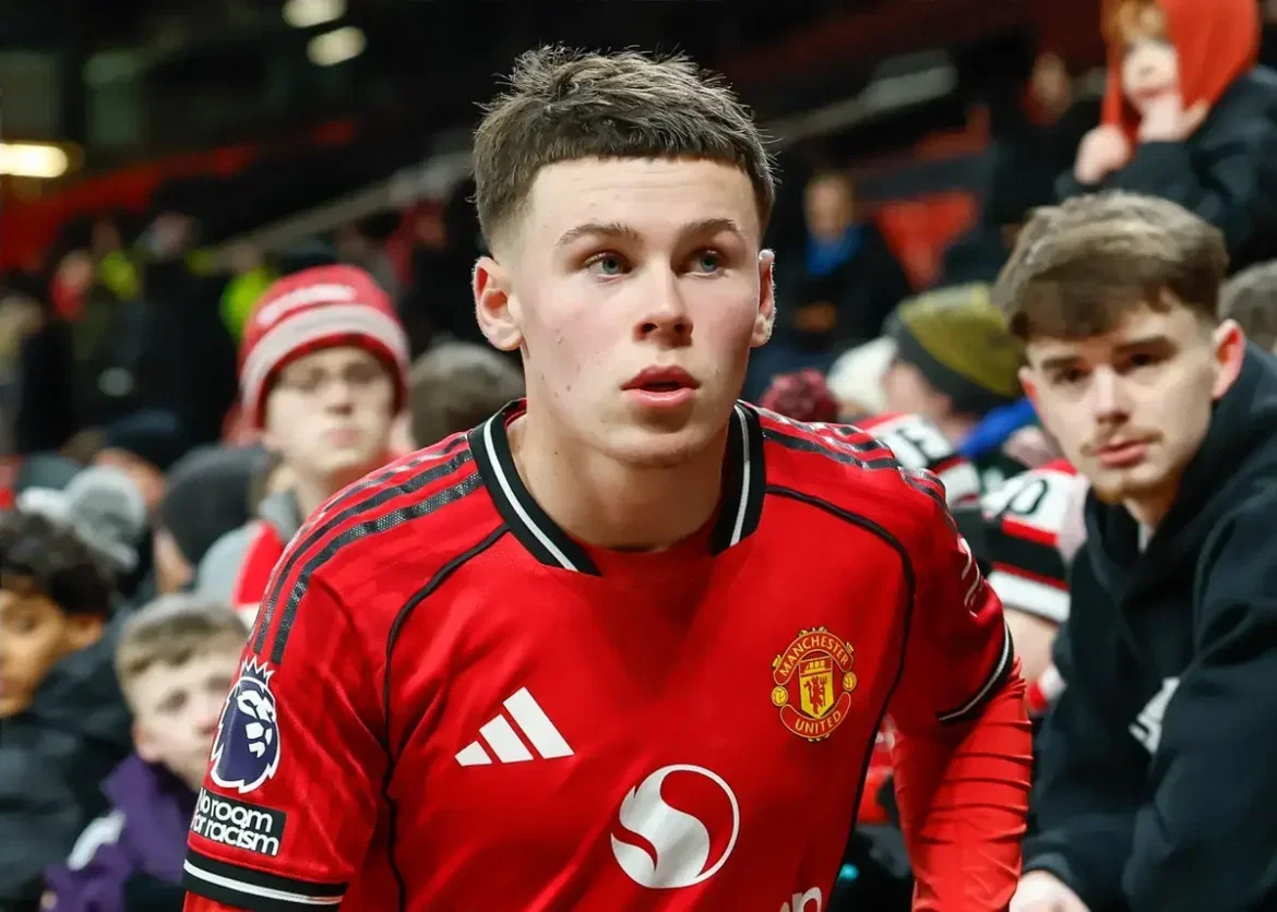 official:-two-united-legend’s-sons-sign-new-deal-at-club-as-they-continue-to-rise-through-famous-academy
