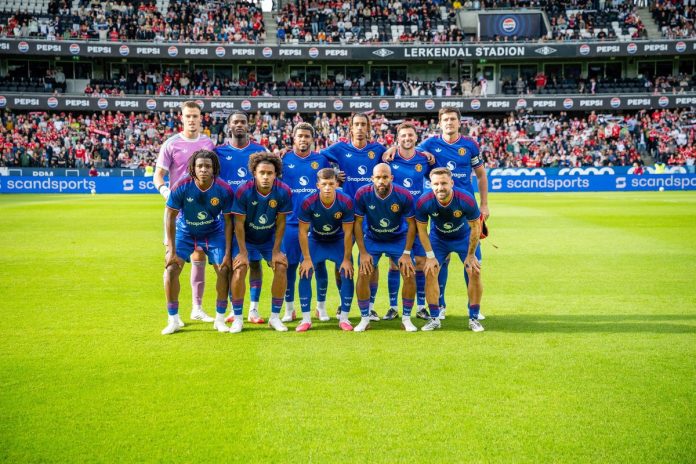 images:-the-blue-kit-makes-a-debut!