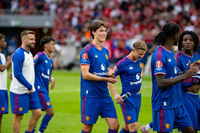 how-fans-reacted-to-united-2-atleti-1