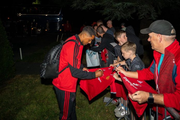 united-arrive-for-ireland-training-camp