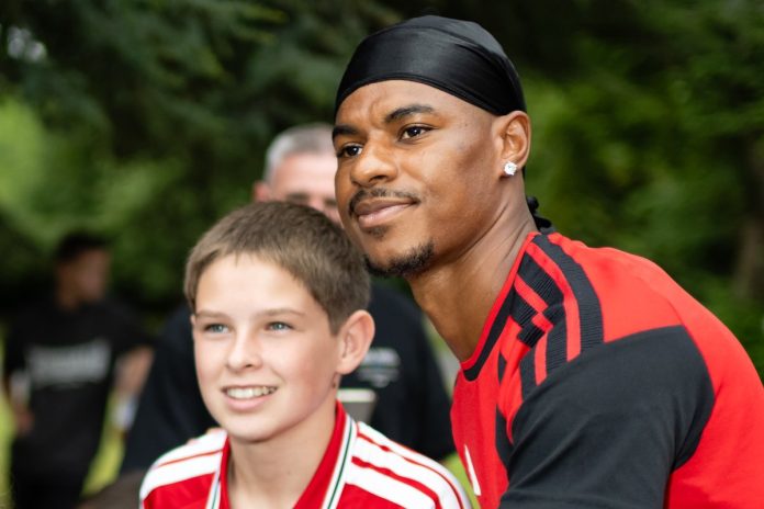 nine-reds-join-squad-in-ireland