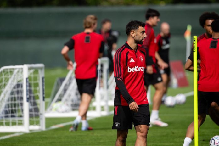 new-pics:-back-on-the-pitch