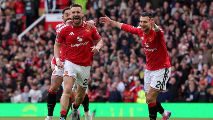man-united-show-no-indication-of-keeping-key-carrick-lieutenant-as-major-overhaul-looms